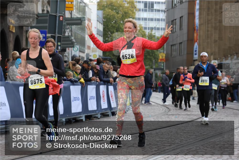 05.10.2025 - 20. swb-Marathon Bremen Strokosch-Dieckow http://msf.ph/oto/9275268 05.10.2025 11:12:03 Ziel 9526, 9675, 9726, 9867, 10463, 10499, 10849 meine-sportfotos.de