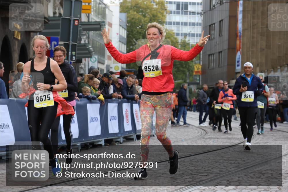 05.10.2025 - 20. swb-Marathon Bremen Strokosch-Dieckow http://msf.ph/oto/9275291 05.10.2025 11:12:03 Ziel 9526, 9675, 9726, 9867, 10463, 10499, 10849 meine-sportfotos.de