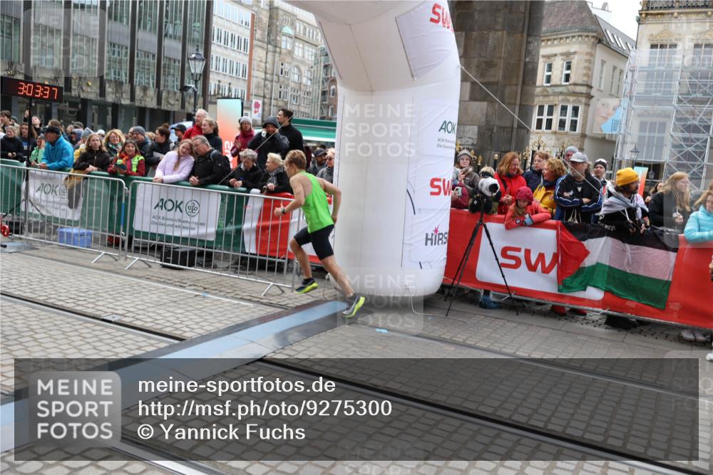 05.10.2025 - 20. swb-Marathon Bremen Yannick Fuchs http://msf.ph/oto/9275300 05.10.2025 12:34:27 Ziel 888 meine-sportfotos.de