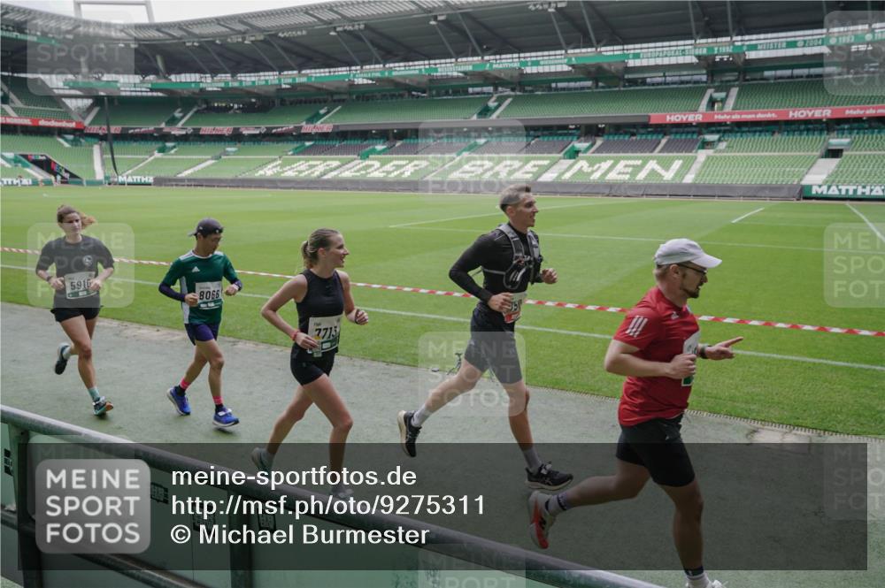 05.10.2025 - 20. swb-Marathon Bremen Michael Burmester http://msf.ph/oto/9275311 05.10.2025 12:51:24 Laufen im Stadion 334, 503, 601, 750, 754, 914, 1037, 1064, 1120, 1314, 1450, 1499, 1577, 1689, 1701, 1748, 1909, 1911, 2059, 2279, 2283, 2350, 2447, 2493, 2526, 3267, 3419, 3608, 3661, 4032, 4104, 4260, 4652, 4654, 4687, 5551, 5817, 5838, 5847, 5910, 6066, 6210, 6252, 6401, 6477, 6773, 6775, 7713, 7723, 8066, 8083, 8682, 8740, 8780, 8995, 122, 688, 736, 745, 1025, 1033, 1044, 1166, 1359, 2381, 3291, 4366, 4962, 5184, 5418, 6681, 7493 meine-sportfotos.de