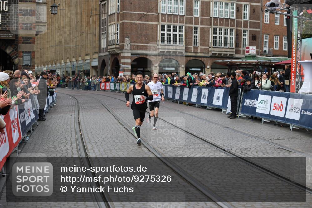 05.10.2025 - 20. swb-Marathon Bremen Yannick Fuchs http://msf.ph/oto/9275326 05.10.2025 12:35:29 Ziel 1994 meine-sportfotos.de