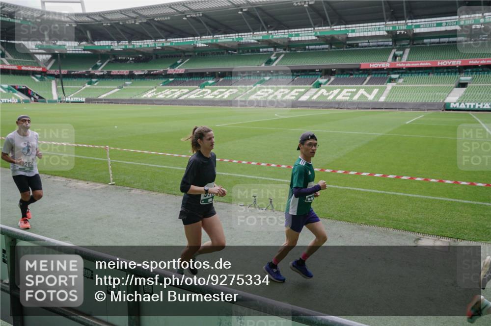 05.10.2025 - 20. swb-Marathon Bremen Michael Burmester http://msf.ph/oto/9275334 05.10.2025 12:51:25 Laufen im Stadion 334, 503, 601, 750, 754, 914, 1037, 1064, 1120, 1314, 1450, 1499, 1577, 1689, 1701, 1748, 1909, 1911, 1926, 2059, 2279, 2283, 2350, 2447, 2493, 2526, 3267, 3419, 3608, 3661, 4032, 4104, 4260, 4652, 4654, 4687, 5551, 5817, 5838, 5847, 5910, 6066, 6210, 6252, 6401, 6477, 6773, 6775, 7713, 7723, 8066, 8083, 8682, 8740, 8780, 8995, 122, 688, 745, 1033, 1044, 1166, 1359, 2381, 3291, 4366, 4962, 5184, 5418, 6681, 7493 meine-sportfotos.de