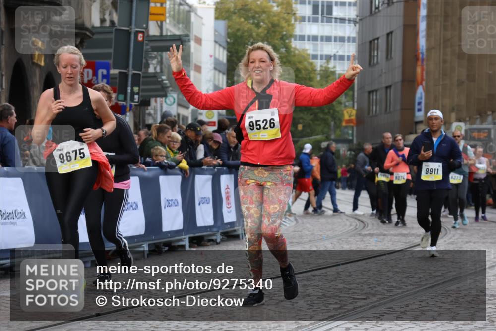 05.10.2025 - 20. swb-Marathon Bremen Strokosch-Dieckow http://msf.ph/oto/9275340 05.10.2025 11:12:03 Ziel 9526, 9675, 9726, 9867, 10463, 10499, 10849 meine-sportfotos.de