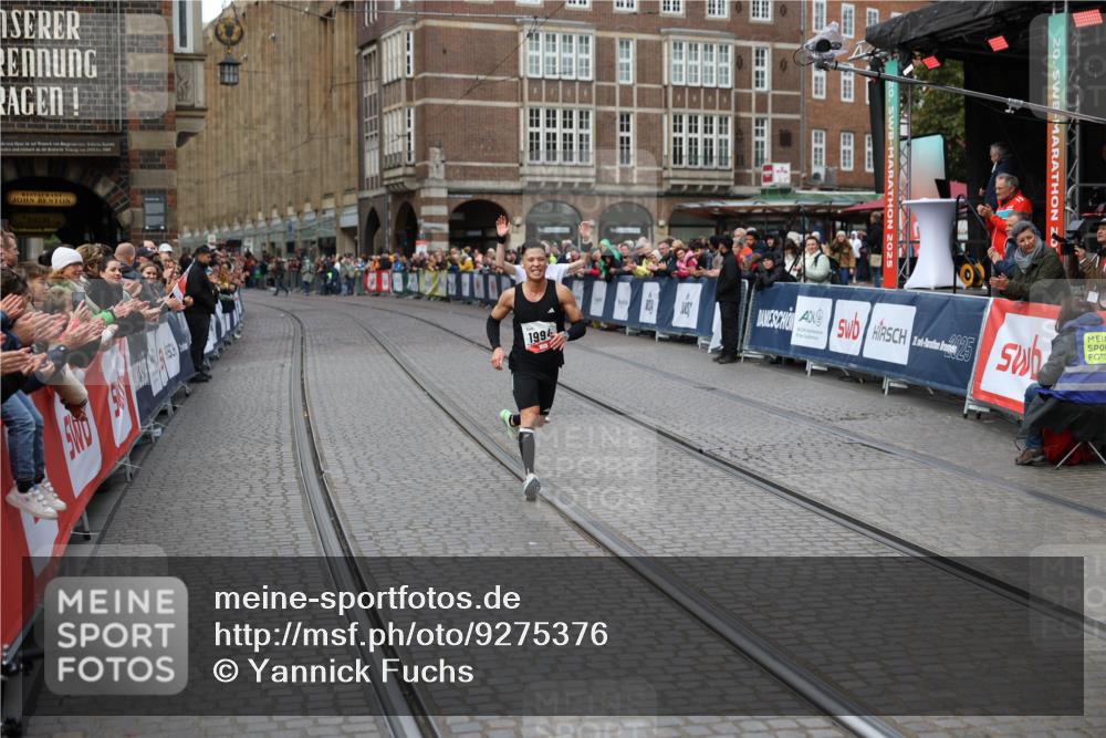 05.10.2025 - 20. swb-Marathon Bremen Yannick Fuchs http://msf.ph/oto/9275376 05.10.2025 12:35:29 Ziel 1994 meine-sportfotos.de