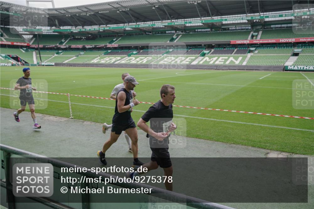 05.10.2025 - 20. swb-Marathon Bremen Michael Burmester http://msf.ph/oto/9275378 05.10.2025 12:51:34 Laufen im Stadion 334, 503, 601, 750, 754, 914, 1037, 1064, 1120, 1314, 1499, 1577, 1689, 1701, 1748, 1909, 1911, 1926, 2279, 2283, 2350, 2447, 2493, 2526, 3267, 3419, 3608, 3661, 4032, 4104, 4260, 4652, 4654, 4687, 4781, 5551, 5817, 5838, 5847, 5910, 6066, 6210, 6401, 6477, 6773, 6775, 7713, 7723, 8066, 8083, 8682, 8740, 8780, 122, 688, 745, 1033, 1166, 1450, 2059, 4962, 6252, 6681, 8995 meine-sportfotos.de
