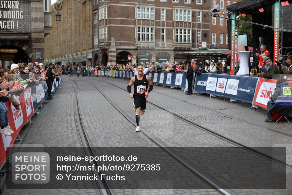 05.10.2025 - 20. swb-Marathon Bremen Yannick Fuchs http://msf.ph/oto/9275385 05.10.2025 12:35:29 Ziel 1994 meine-sportfotos.de