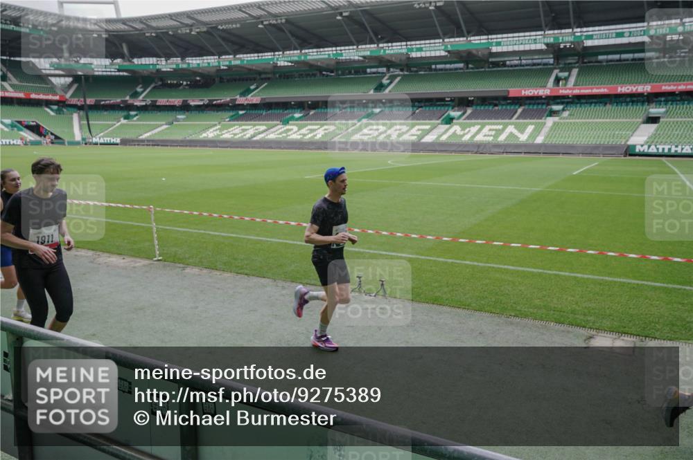 05.10.2025 - 20. swb-Marathon Bremen Michael Burmester http://msf.ph/oto/9275389 05.10.2025 12:51:35 Laufen im Stadion 334, 503, 601, 750, 754, 914, 1037, 1064, 1120, 1314, 1499, 1577, 1689, 1701, 1748, 1909, 1911, 1926, 2279, 2283, 2350, 2447, 2493, 2526, 3178, 3267, 3419, 3608, 3661, 4032, 4104, 4260, 4652, 4654, 4687, 4781, 5108, 5551, 5817, 5838, 5847, 5910, 6066, 6210, 6401, 6477, 6773, 6775, 7713, 7723, 8066, 8083, 8682, 8740, 8780, 122, 688, 745, 1166, 1450, 2059, 4962, 6252, 8995 meine-sportfotos.de