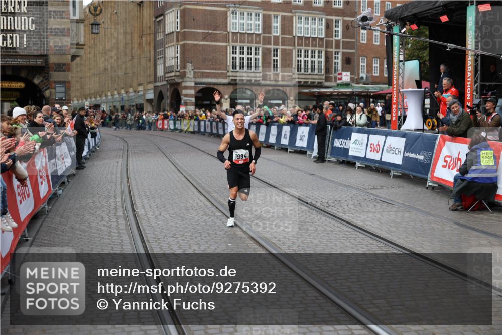05.10.2025 - 20. swb-Marathon Bremen Yannick Fuchs http://msf.ph/oto/9275392 05.10.2025 12:35:29 Ziel 1994 meine-sportfotos.de