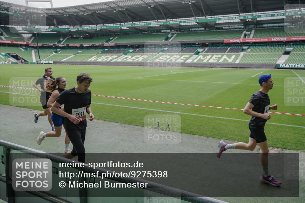 05.10.2025 - 20. swb-Marathon Bremen Michael Burmester http://msf.ph/oto/9275398 05.10.2025 12:51:36 Laufen im Stadion 334, 503, 601, 750, 754, 914, 1037, 1064, 1120, 1314, 1499, 1577, 1689, 1701, 1748, 1909, 1911, 1926, 2279, 2283, 2350, 2447, 2493, 2526, 3178, 3267, 3419, 3608, 3661, 4032, 4104, 4260, 4652, 4654, 4687, 4781, 5108, 5551, 5817, 5838, 5847, 5910, 6066, 6210, 6401, 6477, 6773, 6775, 7419, 7713, 7723, 8066, 8083, 8682, 8740, 8780, 122, 688, 745, 1166, 1450, 2059, 4962, 6252, 8995 meine-sportfotos.de