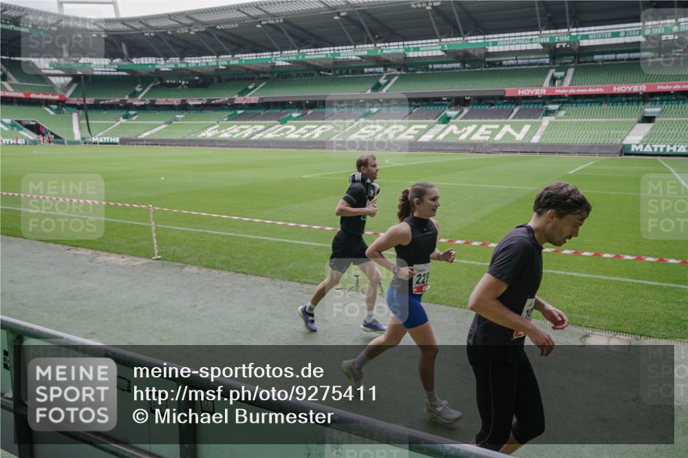 05.10.2025 - 20. swb-Marathon Bremen Michael Burmester http://msf.ph/oto/9275411 05.10.2025 12:51:37 Laufen im Stadion 334, 503, 601, 750, 754, 914, 1037, 1064, 1120, 1314, 1499, 1577, 1689, 1701, 1748, 1909, 1911, 1926, 2279, 2283, 2350, 2447, 2493, 2526, 3178, 3267, 3419, 3608, 3661, 4032, 4104, 4260, 4652, 4654, 4687, 4781, 5108, 5416, 5551, 5817, 5838, 5847, 5910, 6066, 6210, 6401, 6477, 6773, 6775, 7419, 7713, 7723, 8066, 8083, 8682, 8740, 8780, 122, 688, 745, 1166, 1450, 2059, 4962, 6252, 8995 meine-sportfotos.de