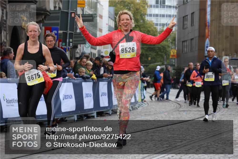 05.10.2025 - 20. swb-Marathon Bremen Strokosch-Dieckow http://msf.ph/oto/9275422 05.10.2025 11:12:03 Ziel 9526, 9675, 9726, 9867, 10463, 10499, 10849 meine-sportfotos.de