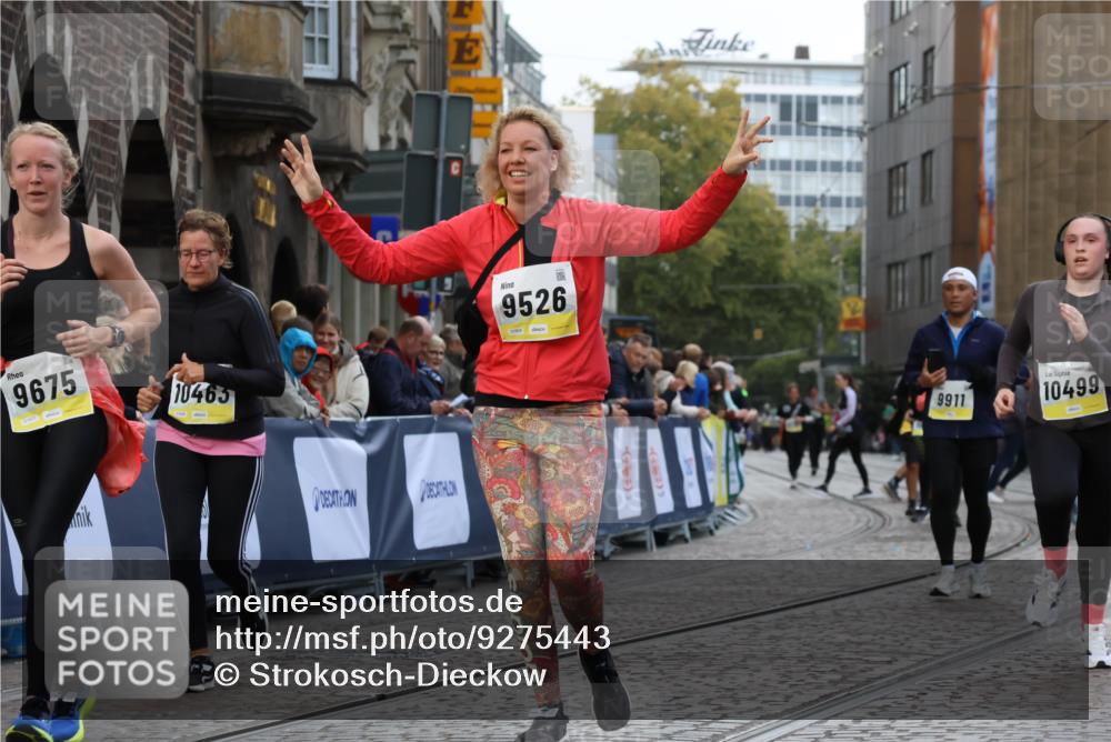 05.10.2025 - 20. swb-Marathon Bremen Strokosch-Dieckow http://msf.ph/oto/9275443 05.10.2025 11:12:05 Ziel 9526, 9675, 9726, 9867, 10463, 10499, 10849 meine-sportfotos.de