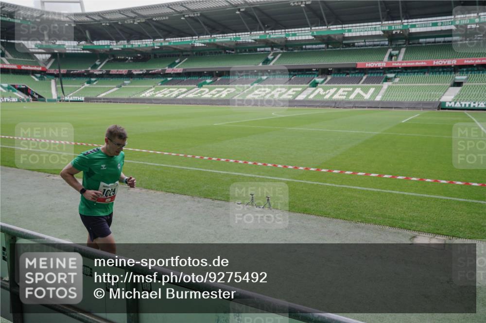 05.10.2025 - 20. swb-Marathon Bremen Michael Burmester http://msf.ph/oto/9275492 05.10.2025 12:51:57 Laufen im Stadion 750, 754, 914, 1029, 1064, 1120, 1314, 1550, 1577, 1701, 1748, 1911, 1926, 2279, 2283, 2350, 2447, 2526, 2595, 3033, 3041, 3178, 3626, 4260, 4652, 4687, 4781, 5068, 5108, 5416, 5847, 5910, 6210, 6367, 6773, 6775, 7012, 7031, 7293, 7313, 7419, 7713, 7723, 8066, 8218, 8534, 8558, 8682, 8701, 8740, 8780, 9115, 334, 503, 601, 1037, 1499, 1689, 1909, 2493, 3267, 3419, 3608, 3661, 4032, 4104, 4654, 5551, 5817, 5838, 6066, 6401, 6477, 8083 meine-sportfotos.de
