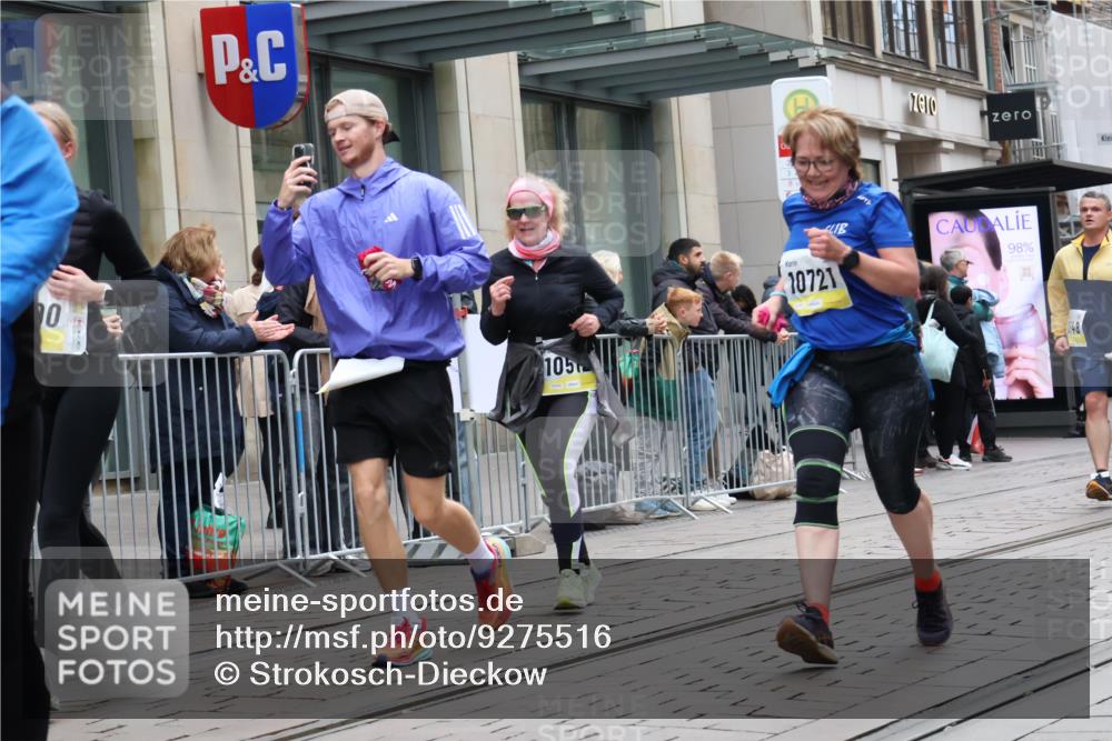 05.10.2025 - 20. swb-Marathon Bremen Strokosch-Dieckow http://msf.ph/oto/9275516 05.10.2025 11:13:33 Ziel 7014, 7410, 9012, 9242, 9342, 9631, 9667, 9899, 9946, 10000, 10036, 10040, 10364, 10512, 10574, 10671, 10705, 10707, 10721, 10756, 10842, 10957, 11060, 11068, 11264, 11385, 11541, 11548, 11652, 11653, 7014, 7410, 9012, 9242, 9342, 9631, 9667, 9899, 9946, 10000, 10036, 10040, 10364, 10512, 10574, 10671, 10705, 10707, 10721, 10756, 10842, 10957, 11060, 11068, 11264, 11385, 11541, 11548, 11652, 11653 meine-sportfotos.de