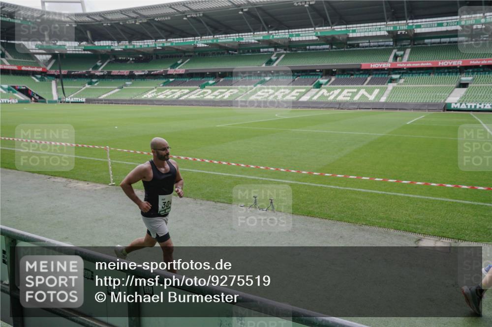 05.10.2025 - 20. swb-Marathon Bremen Michael Burmester http://msf.ph/oto/9275519 05.10.2025 12:52:05 Laufen im Stadion 750, 754, 914, 1029, 1120, 1314, 1550, 1552, 1748, 1911, 1926, 2279, 2283, 2447, 2595, 3033, 3041, 3178, 3626, 4260, 4362, 4652, 4687, 4781, 5068, 5108, 5416, 5459, 5675, 5847, 5910, 6367, 6773, 7012, 7031, 7293, 7313, 7419, 7713, 8066, 8218, 8534, 8558, 8682, 8701, 8740, 8780, 9115, 503, 750, 1064, 1499, 1577, 1701, 1909, 2279, 2350, 2493, 2526, 3267, 3661, 4104, 4654, 5551, 6066, 6210, 6775, 7723, 8682 meine-sportfotos.de