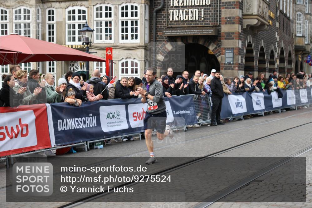 05.10.2025 - 20. swb-Marathon Bremen Yannick Fuchs http://msf.ph/oto/9275524 05.10.2025 12:36:37 Ziel 1632 meine-sportfotos.de
