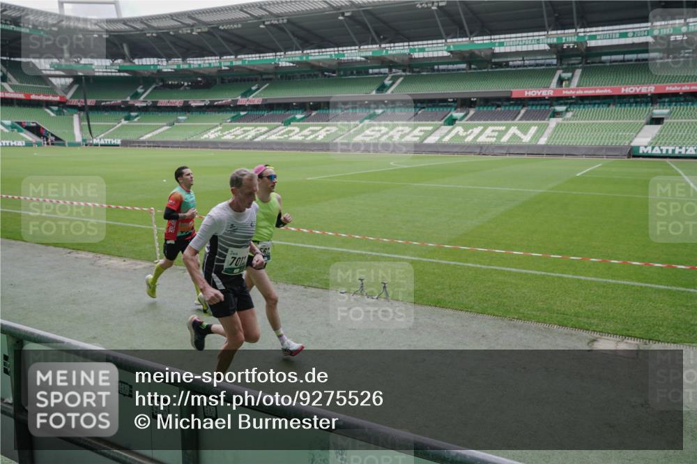 05.10.2025 - 20. swb-Marathon Bremen Michael Burmester http://msf.ph/oto/9275526 05.10.2025 12:52:07 Laufen im Stadion 754, 914, 1029, 1120, 1314, 1550, 1552, 1748, 1926, 2283, 2447, 2595, 3033, 3041, 3178, 3626, 4260, 4362, 4652, 4687, 4781, 5068, 5108, 5416, 5459, 5675, 5847, 5910, 6367, 6773, 7012, 7031, 7293, 7313, 7419, 7713, 8066, 8218, 8534, 8558, 8701, 8740, 8780, 9115, 503, 750, 1064, 1499, 1577, 1701, 1909, 1911, 2279, 2350, 2493, 2526, 3661, 4104, 4654, 5551, 6066, 6210, 6775, 7723, 8682, 8780 meine-sportfotos.de