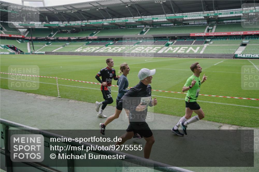 05.10.2025 - 20. swb-Marathon Bremen Michael Burmester http://msf.ph/oto/9275555 05.10.2025 12:52:09 Laufen im Stadion 754, 914, 1029, 1120, 1550, 1552, 1748, 1926, 2283, 2447, 2595, 3033, 3041, 3178, 3626, 4260, 4362, 4652, 4781, 5068, 5108, 5416, 5459, 5561, 5675, 5847, 5910, 6367, 6773, 7012, 7031, 7293, 7313, 7419, 7634, 7713, 8218, 8534, 8558, 8701, 8740, 9115, 503, 750, 1064, 1314, 1499, 1577, 1701, 1911, 2279, 2350, 2493, 2526, 4104, 4654, 4687, 6066, 6210, 6775, 7723, 8066, 8682, 8780 meine-sportfotos.de