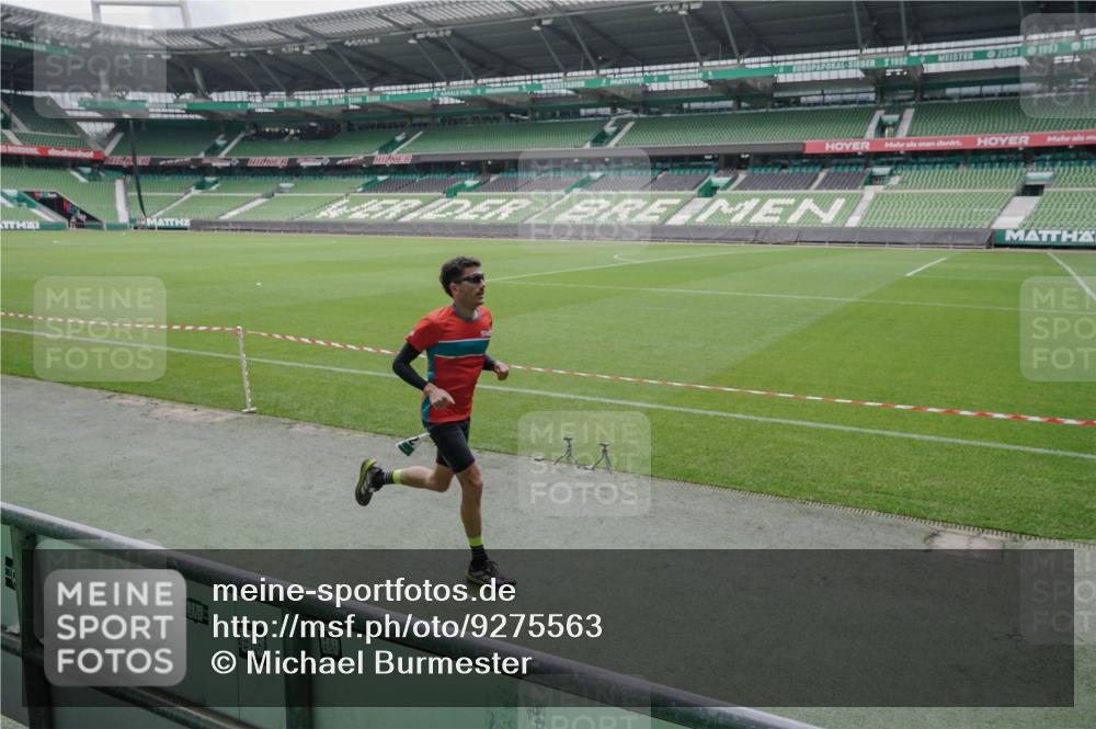 05.10.2025 - 20. swb-Marathon Bremen Michael Burmester http://msf.ph/oto/9275563 05.10.2025 12:52:17 Laufen im Stadion 615, 754, 793, 914, 1029, 1120, 1298, 1550, 1552, 1926, 2595, 3033, 3041, 3178, 3626, 4362, 4652, 4781, 4914, 5068, 5108, 5416, 5447, 5459, 5561, 5675, 5847, 6367, 6630, 6773, 7012, 7031, 7277, 7293, 7313, 7416, 7419, 7634, 7773, 8218, 8534, 8558, 8580, 8701, 8740, 8921, 9115, 10338, 750, 1064, 1314, 1577, 1701, 1748, 1911, 2279, 2283, 2350, 2447, 2526, 4260, 4687, 5910, 6210, 6775, 7713, 7723, 8066, 8682, 8740, 8780 meine-sportfotos.de
