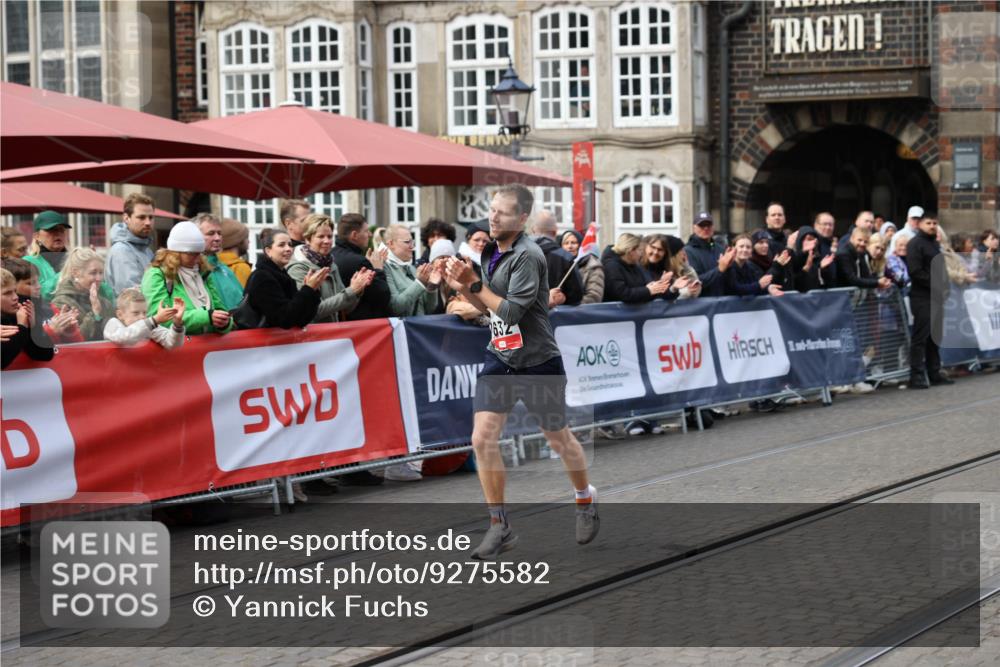 05.10.2025 - 20. swb-Marathon Bremen Yannick Fuchs http://msf.ph/oto/9275582 05.10.2025 12:36:37 Ziel 1632 meine-sportfotos.de