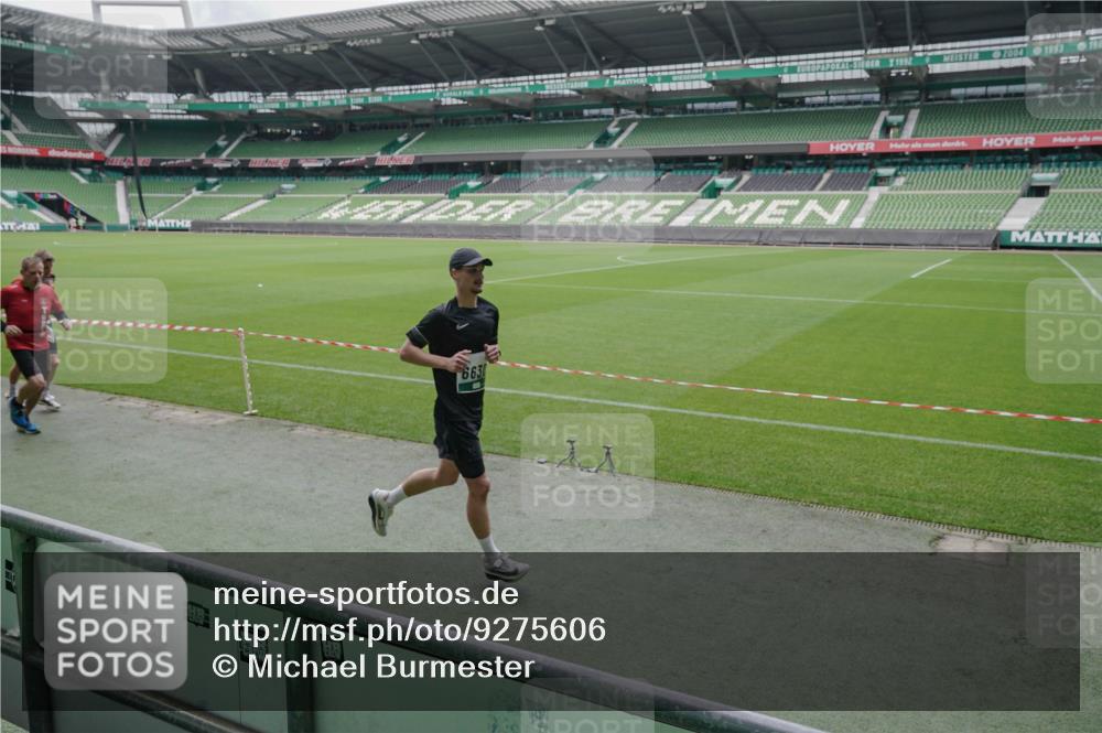 05.10.2025 - 20. swb-Marathon Bremen Michael Burmester http://msf.ph/oto/9275606 05.10.2025 12:52:27 Laufen im Stadion 550, 590, 615, 793, 1029, 1298, 1431, 1550, 1552, 2595, 3033, 3041, 3178, 3626, 4362, 4781, 4805, 4914, 4935, 5068, 5108, 5416, 5447, 5459, 5561, 5675, 6367, 6630, 6677, 7012, 7031, 7277, 7293, 7313, 7416, 7419, 7634, 7773, 7975, 8218, 8297, 8349, 8534, 8558, 8580, 8701, 8921, 9115, 10338, 754, 914, 1120, 1314, 1748, 1926, 2283, 2447, 4260, 4652, 4687, 4781, 5847, 5910, 6773, 7713, 8066, 8740, 8780 meine-sportfotos.de