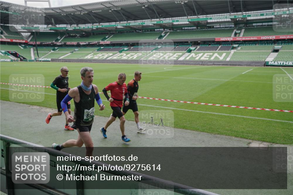 05.10.2025 - 20. swb-Marathon Bremen Michael Burmester http://msf.ph/oto/9275614 05.10.2025 12:52:29 Laufen im Stadion 550, 590, 615, 793, 1029, 1298, 1431, 1550, 1552, 1600, 2595, 3033, 3041, 3178, 3626, 4218, 4362, 4746, 4805, 4914, 4935, 5068, 5108, 5416, 5447, 5459, 5561, 5675, 6367, 6630, 6677, 7012, 7031, 7277, 7293, 7313, 7416, 7419, 7634, 7773, 7975, 8218, 8297, 8349, 8534, 8558, 8580, 8701, 8921, 9115, 10338, 754, 914, 1120, 1748, 1926, 2283, 2447, 4260, 4652, 4781, 5847, 5910, 6773, 7713, 8740 meine-sportfotos.de