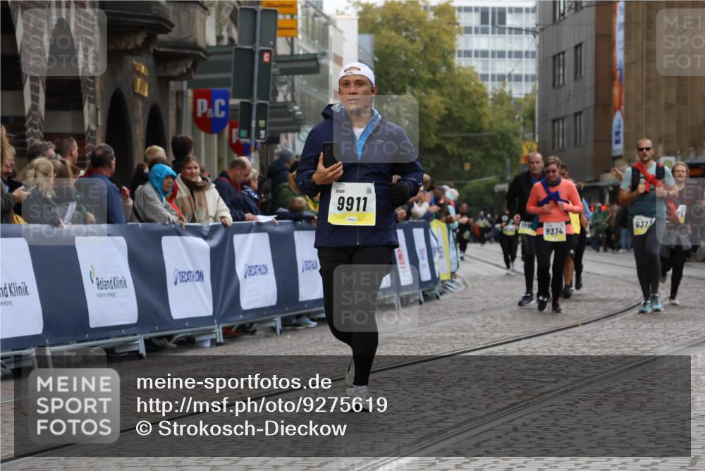 05.10.2025 - 20. swb-Marathon Bremen Strokosch-Dieckow http://msf.ph/oto/9275619 05.10.2025 11:12:09 Ziel 9526, 9675, 9911, 10463 meine-sportfotos.de