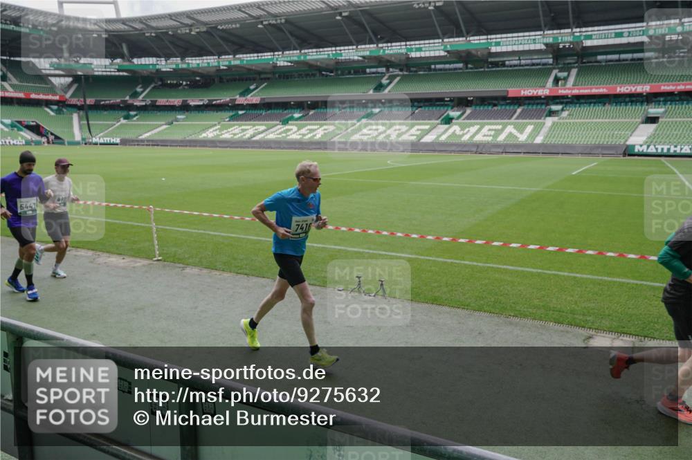 05.10.2025 - 20. swb-Marathon Bremen Michael Burmester http://msf.ph/oto/9275632 05.10.2025 12:52:31 Laufen im Stadion 550, 590, 615, 793, 1029, 1298, 1431, 1550, 1552, 1600, 2595, 3033, 3041, 3178, 3626, 4218, 4362, 4746, 4805, 4914, 4935, 5068, 5108, 5416, 5447, 5459, 5561, 5675, 6367, 6630, 6677, 7012, 7031, 7277, 7293, 7313, 7416, 7419, 7634, 7773, 7975, 8218, 8297, 8349, 8431, 8534, 8558, 8580, 8701, 8921, 9115, 10338, 754, 914, 1120, 1748, 1926, 2283, 2447, 4652, 4781, 5847, 5910, 6773, 7713, 8740 meine-sportfotos.de