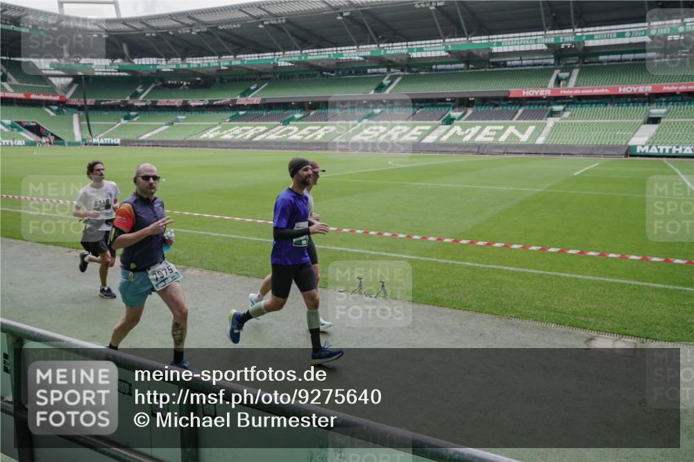 05.10.2025 - 20. swb-Marathon Bremen Michael Burmester http://msf.ph/oto/9275640 05.10.2025 12:52:32 Laufen im Stadion 550, 590, 615, 793, 1029, 1298, 1431, 1550, 1552, 1600, 2595, 3033, 3041, 3178, 3626, 4218, 4362, 4746, 4805, 4914, 4935, 5068, 5108, 5416, 5447, 5459, 5561, 5675, 6367, 6630, 6677, 7012, 7031, 7277, 7293, 7313, 7416, 7419, 7634, 7773, 7975, 8218, 8297, 8349, 8431, 8534, 8558, 8580, 8701, 8921, 9115, 10338, 754, 914, 1120, 1748, 1926, 2283, 2447, 4652, 4781, 5847, 5910, 6773, 7713, 8740 meine-sportfotos.de