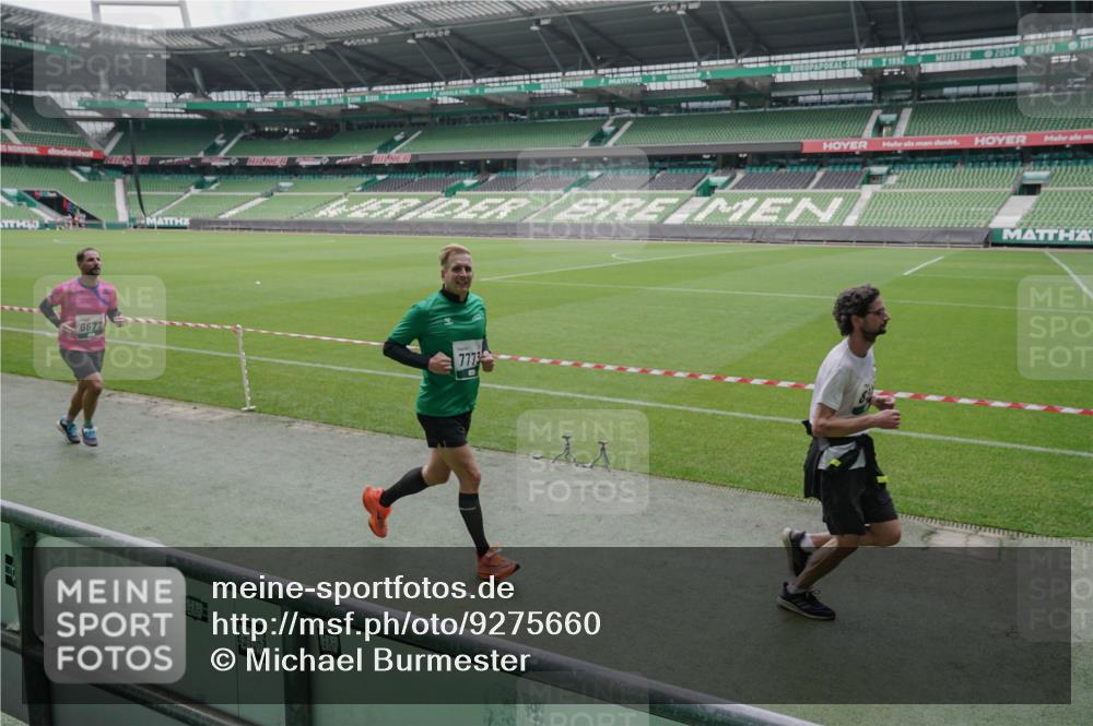 05.10.2025 - 20. swb-Marathon Bremen Michael Burmester http://msf.ph/oto/9275660 05.10.2025 12:52:33 Laufen im Stadion 550, 590, 615, 793, 1029, 1298, 1431, 1550, 1552, 1600, 2595, 3033, 3041, 3178, 3626, 4218, 4362, 4746, 4805, 4914, 4935, 5068, 5108, 5416, 5447, 5459, 5561, 5675, 5866, 6367, 6630, 6677, 7012, 7031, 7277, 7293, 7313, 7416, 7419, 7634, 7773, 7975, 8218, 8297, 8349, 8431, 8534, 8558, 8580, 8701, 8921, 9115, 10338, 754, 914, 1120, 1748, 1926, 2283, 2447, 4652, 4781, 5847, 5910, 6773, 8740 meine-sportfotos.de