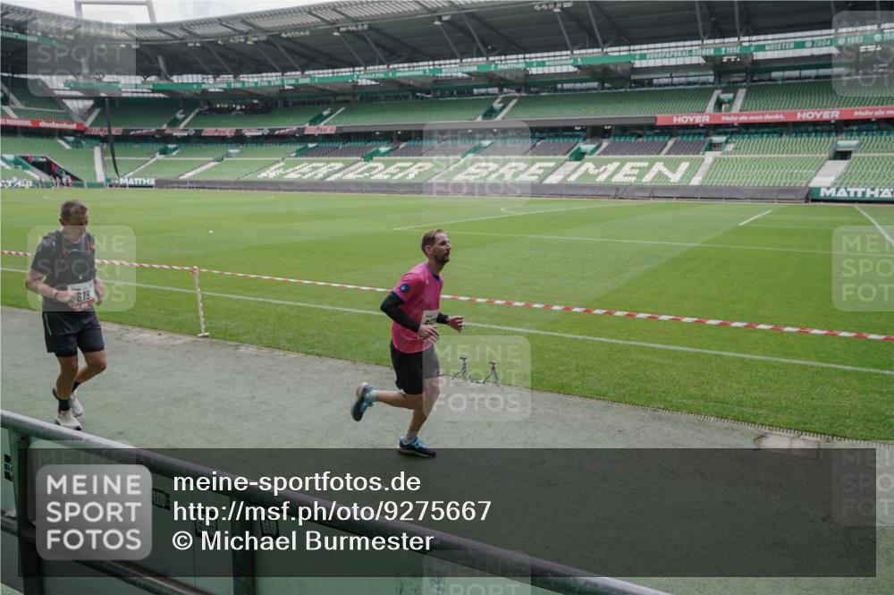 05.10.2025 - 20. swb-Marathon Bremen Michael Burmester http://msf.ph/oto/9275667 05.10.2025 12:52:35 Laufen im Stadion 550, 590, 615, 793, 1029, 1298, 1367, 1431, 1550, 1552, 1600, 2072, 2595, 3033, 3041, 3178, 3626, 4218, 4362, 4573, 4746, 4805, 4914, 4935, 5068, 5108, 5416, 5447, 5459, 5561, 5675, 5866, 6367, 6630, 6677, 7012, 7031, 7277, 7293, 7313, 7416, 7419, 7634, 7773, 7975, 8218, 8297, 8349, 8431, 8534, 8558, 8580, 8701, 8921, 9115, 10338, 754, 914, 1120, 1926, 2283, 2447, 3178, 4652, 4781, 5108, 5847, 6773, 8740 meine-sportfotos.de