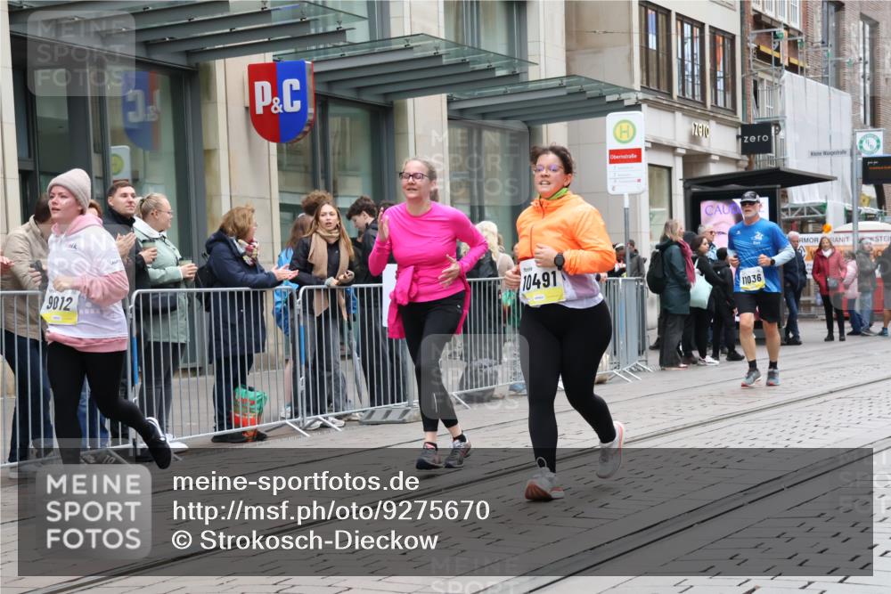 05.10.2025 - 20. swb-Marathon Bremen Strokosch-Dieckow http://msf.ph/oto/9275670 05.10.2025 11:13:41 Ziel 7014, 7410, 9012, 9342, 9380, 9631, 9667, 9946, 10000, 10036, 10491, 10512, 10671, 10721, 10756, 10842, 11036, 11541, 11548, 11652, 11653, 7014, 7410, 9012, 9342, 9380, 9631, 9667, 9946, 10000, 10036, 10491, 10512, 10671, 10721, 10756, 10842, 11036, 11541, 11548, 11652, 11653 meine-sportfotos.de