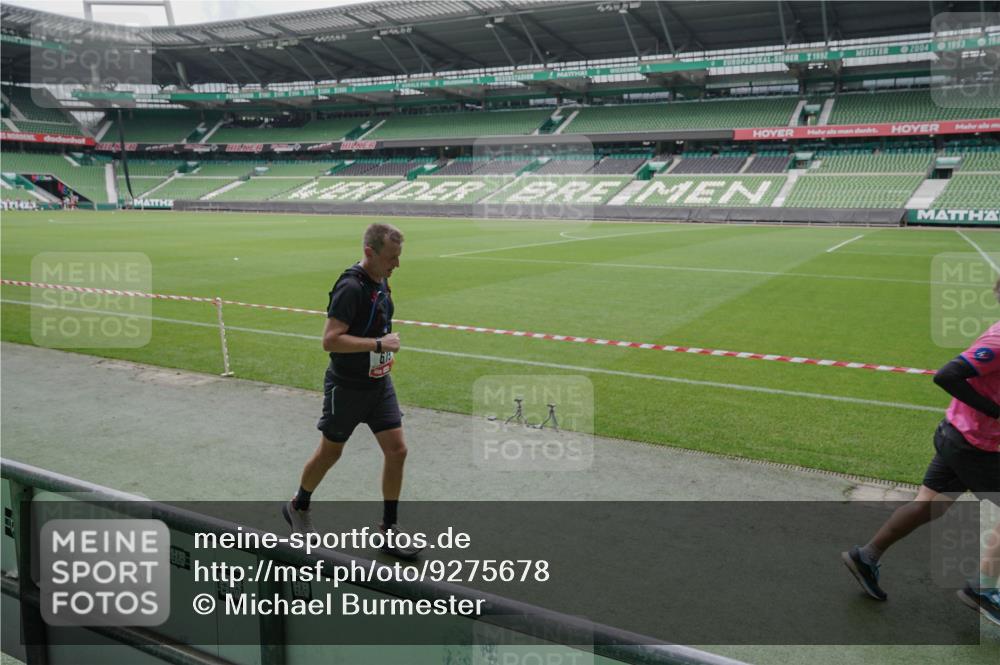 05.10.2025 - 20. swb-Marathon Bremen Michael Burmester http://msf.ph/oto/9275678 05.10.2025 12:52:35 Laufen im Stadion 550, 590, 615, 793, 1029, 1298, 1367, 1431, 1550, 1552, 1600, 2072, 2595, 3033, 3041, 3178, 3626, 4218, 4362, 4573, 4746, 4805, 4914, 4935, 5068, 5108, 5416, 5447, 5459, 5561, 5675, 5866, 6367, 6630, 6677, 7012, 7031, 7277, 7293, 7313, 7416, 7419, 7634, 7773, 7975, 8218, 8297, 8349, 8431, 8534, 8558, 8580, 8701, 8921, 9115, 10338, 754, 914, 1120, 1926, 2283, 2447, 3178, 4652, 4781, 5108, 5847, 6773, 8740 meine-sportfotos.de