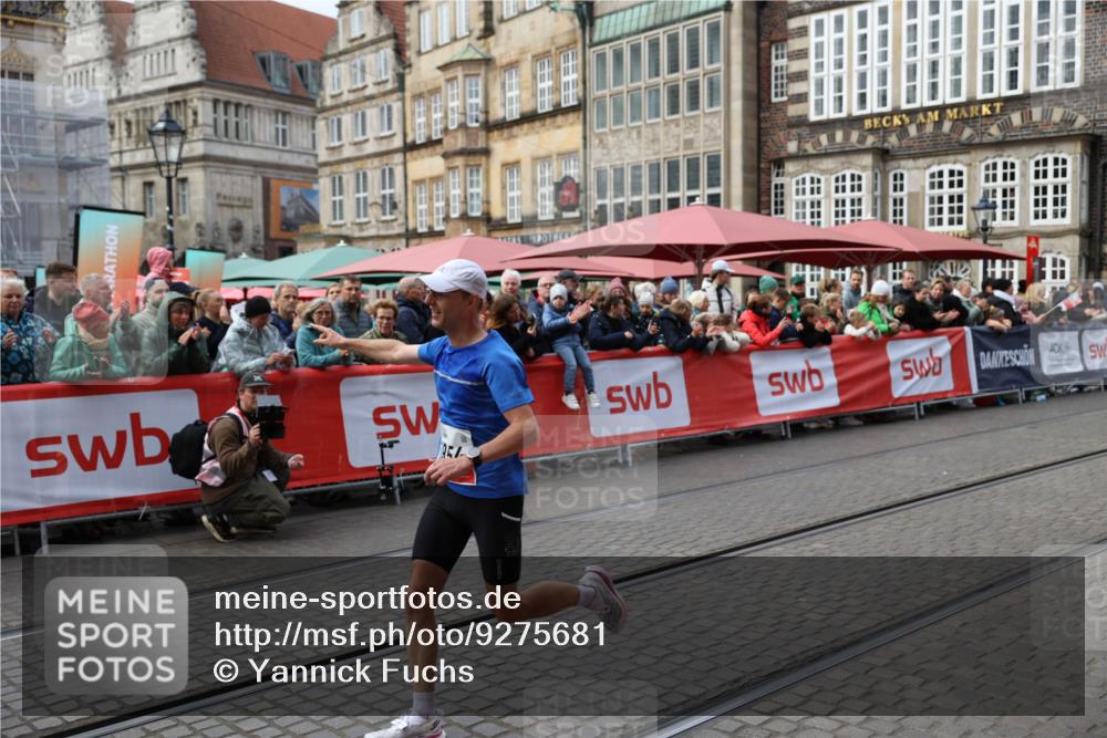05.10.2025 - 20. swb-Marathon Bremen Yannick Fuchs http://msf.ph/oto/9275681 05.10.2025 12:37:02 Ziel 1954 meine-sportfotos.de