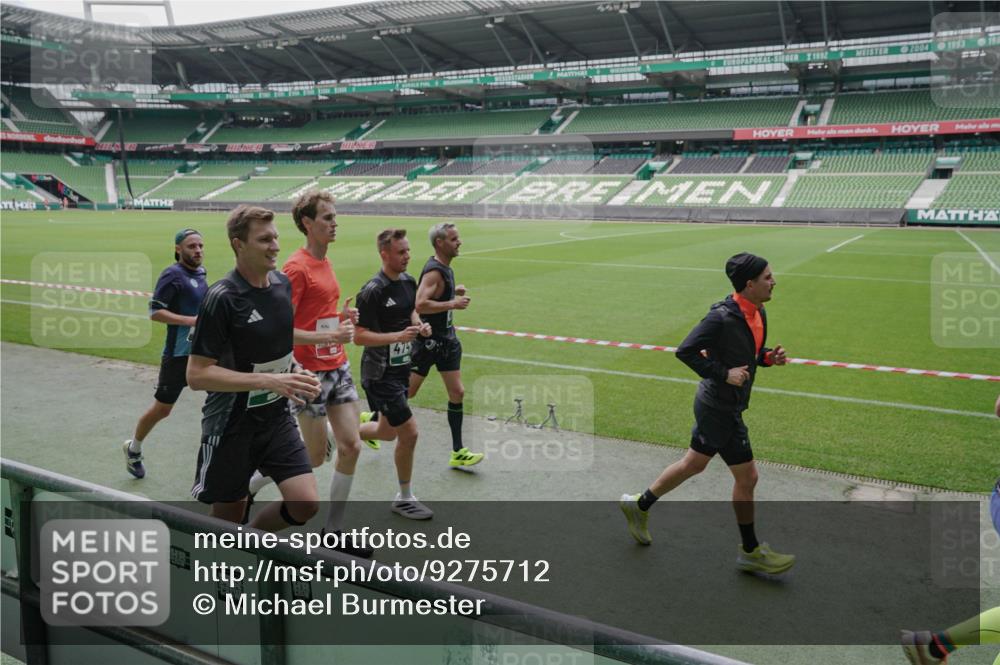05.10.2025 - 20. swb-Marathon Bremen Michael Burmester http://msf.ph/oto/9275712 05.10.2025 12:52:41 Laufen im Stadion 550, 590, 615, 793, 832, 1298, 1367, 1431, 1550, 1552, 1600, 2072, 2075, 2595, 3033, 3041, 3626, 4132, 4218, 4362, 4573, 4746, 4805, 4914, 4935, 5169, 5447, 5459, 5561, 5675, 5866, 6367, 6630, 6677, 7012, 7031, 7277, 7293, 7416, 7634, 7773, 7975, 8218, 8297, 8349, 8431, 8558, 8580, 8701, 8921, 9115, 10338, 754, 914, 1029, 1926, 3178, 4652, 4781, 5068, 5108, 5416, 5847, 6773, 7031, 7313, 7419, 8534 meine-sportfotos.de
