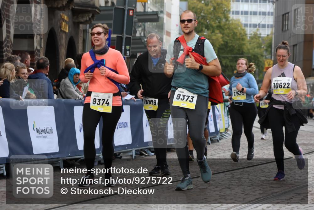 05.10.2025 - 20. swb-Marathon Bremen Strokosch-Dieckow http://msf.ph/oto/9275722 05.10.2025 11:12:15 Ziel 9373, 9374, 9911, 10622, 10899, 11085, 11535 meine-sportfotos.de