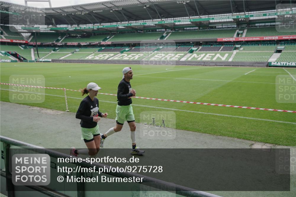 05.10.2025 - 20. swb-Marathon Bremen Michael Burmester http://msf.ph/oto/9275728 05.10.2025 12:52:44 Laufen im Stadion 550, 590, 615, 793, 832, 1298, 1367, 1431, 1550, 1552, 1600, 2072, 2075, 2595, 3033, 3041, 3626, 4132, 4218, 4362, 4573, 4746, 4805, 4914, 4935, 5169, 5447, 5459, 5561, 5675, 5866, 6367, 6630, 6677, 7012, 7277, 7293, 7416, 7634, 7773, 7975, 8218, 8297, 8349, 8431, 8462, 8558, 8580, 8701, 8921, 9115, 10338, 1029, 1926, 3178, 4781, 5068, 5108, 5416, 5847, 6773, 7031, 7313, 7419, 8534 meine-sportfotos.de