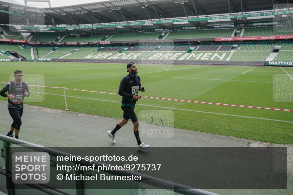 05.10.2025 - 20. swb-Marathon Bremen Michael Burmester http://msf.ph/oto/9275737 05.10.2025 12:52:50 Laufen im Stadion 248, 550, 590, 615, 793, 832, 1298, 1367, 1431, 1550, 1552, 1600, 1667, 2072, 2075, 2595, 3033, 3041, 3626, 4132, 4218, 4362, 4573, 4729, 4746, 4805, 4914, 4935, 5169, 5447, 5459, 5561, 5579, 5675, 5866, 6492, 6630, 6677, 7012, 7277, 7293, 7416, 7634, 7773, 7975, 8218, 8297, 8349, 8431, 8462, 8580, 8701, 8921, 9115, 10338, 1029, 1550, 3178, 5068, 5108, 5416, 6367, 7031, 7293, 7313, 7419, 8534, 8558 meine-sportfotos.de