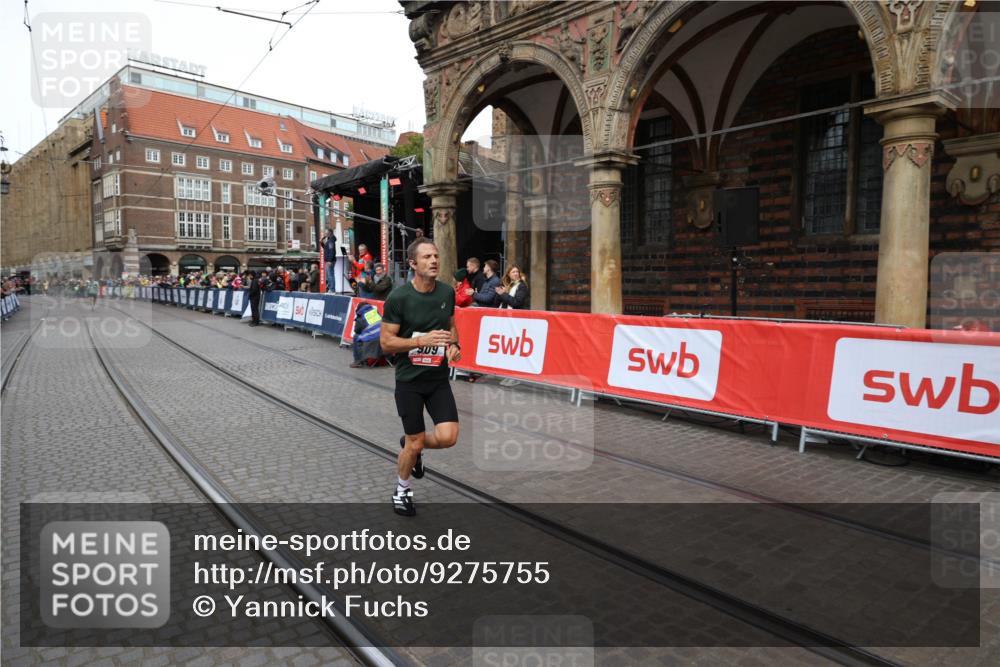 05.10.2025 - 20. swb-Marathon Bremen Yannick Fuchs http://msf.ph/oto/9275755 05.10.2025 12:37:12 Ziel 909 meine-sportfotos.de