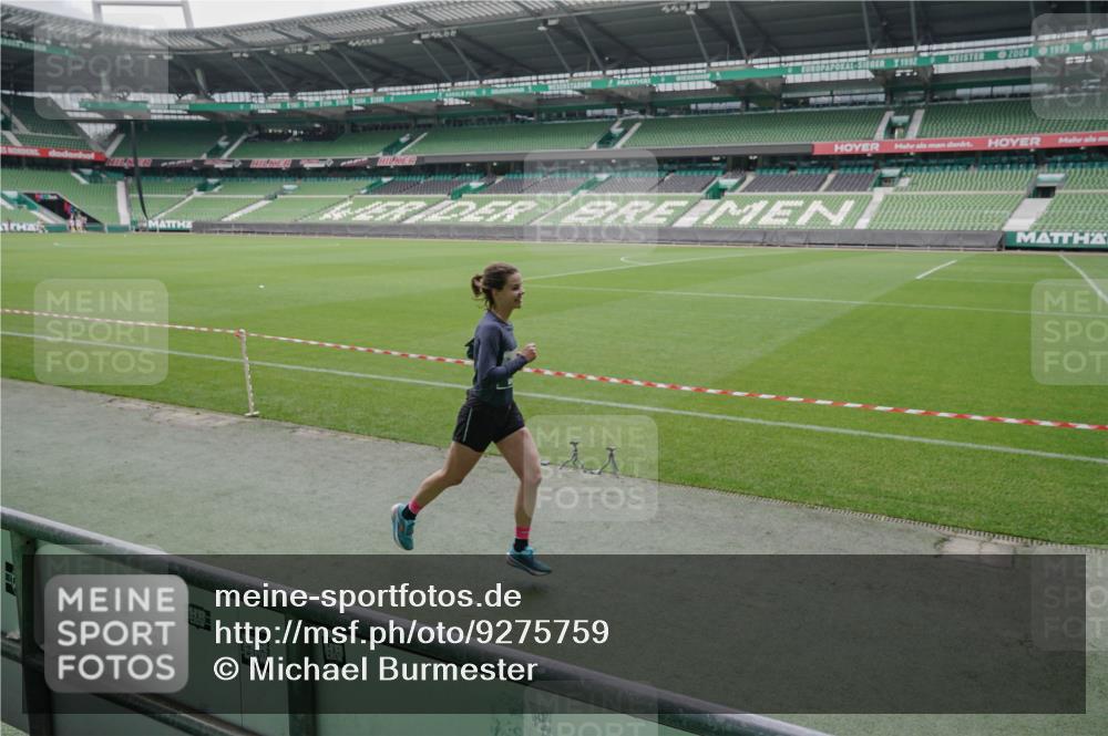 05.10.2025 - 20. swb-Marathon Bremen Michael Burmester http://msf.ph/oto/9275759 05.10.2025 12:52:52 Laufen im Stadion 248, 550, 590, 615, 793, 832, 1298, 1367, 1431, 1552, 1600, 1667, 2072, 2075, 2595, 3033, 3041, 3626, 4132, 4218, 4362, 4573, 4729, 4746, 4805, 4914, 4935, 5169, 5447, 5459, 5561, 5579, 5675, 5866, 6492, 6630, 6677, 7012, 7277, 7416, 7634, 7773, 7975, 8218, 8297, 8349, 8431, 8462, 8580, 8701, 8921, 9115, 10338, 1029, 1550, 3178, 3626, 5068, 5108, 5416, 6367, 7031, 7293, 7313, 7419, 8534, 8558 meine-sportfotos.de
