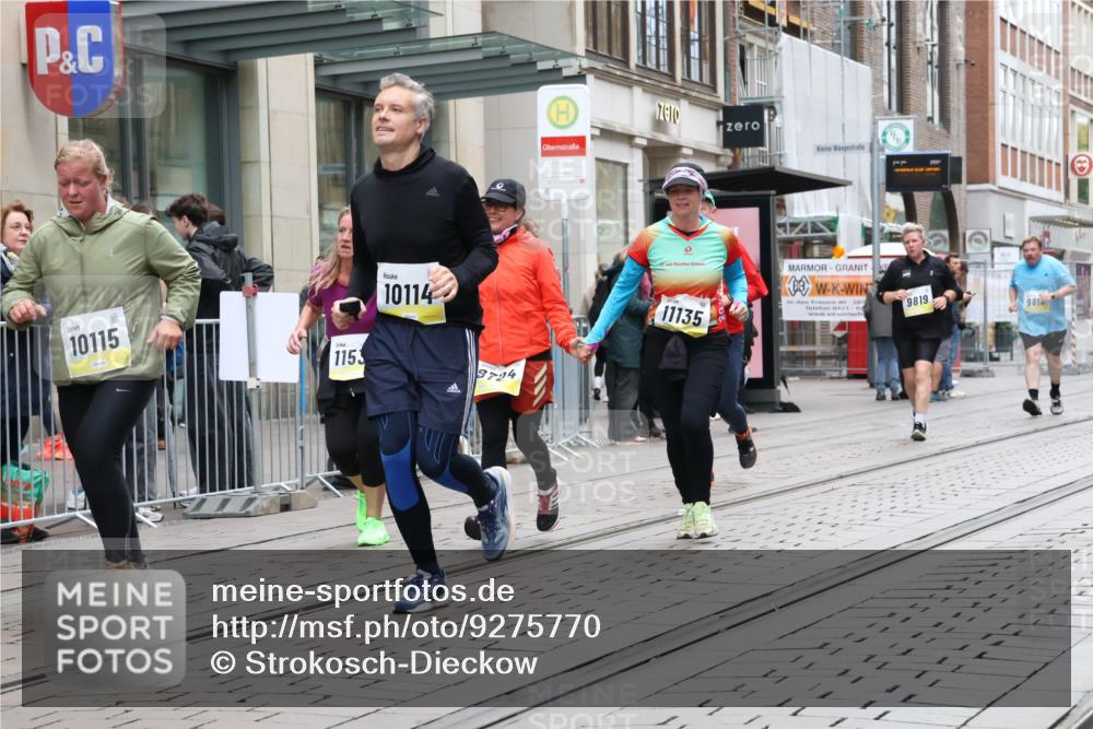 05.10.2025 - 20. swb-Marathon Bremen Strokosch-Dieckow http://msf.ph/oto/9275770 05.10.2025 11:13:49 Ziel 9012, 9342, 9380, 9631, 9667, 9695, 9724, 9818, 9819, 10000, 10036, 10114, 10115, 10201, 10491, 10512, 10721, 10832, 11036, 11135, 11539, 11541, 11548, 11555, 9012, 9342, 9380, 9631, 9667, 9695, 9724, 9818, 9819, 10000, 10036, 10114, 10115, 10201, 10491, 10512, 10721, 10832, 11036, 11135, 11539, 11541, 11548, 11555 meine-sportfotos.de