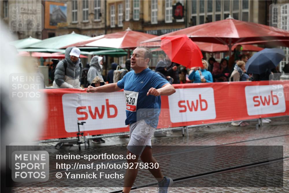 05.10.2025 - 20. swb-Marathon Bremen Yannick Fuchs http://msf.ph/oto/9275830 05.10.2025 14:55:56 Ziel 1430 meine-sportfotos.de