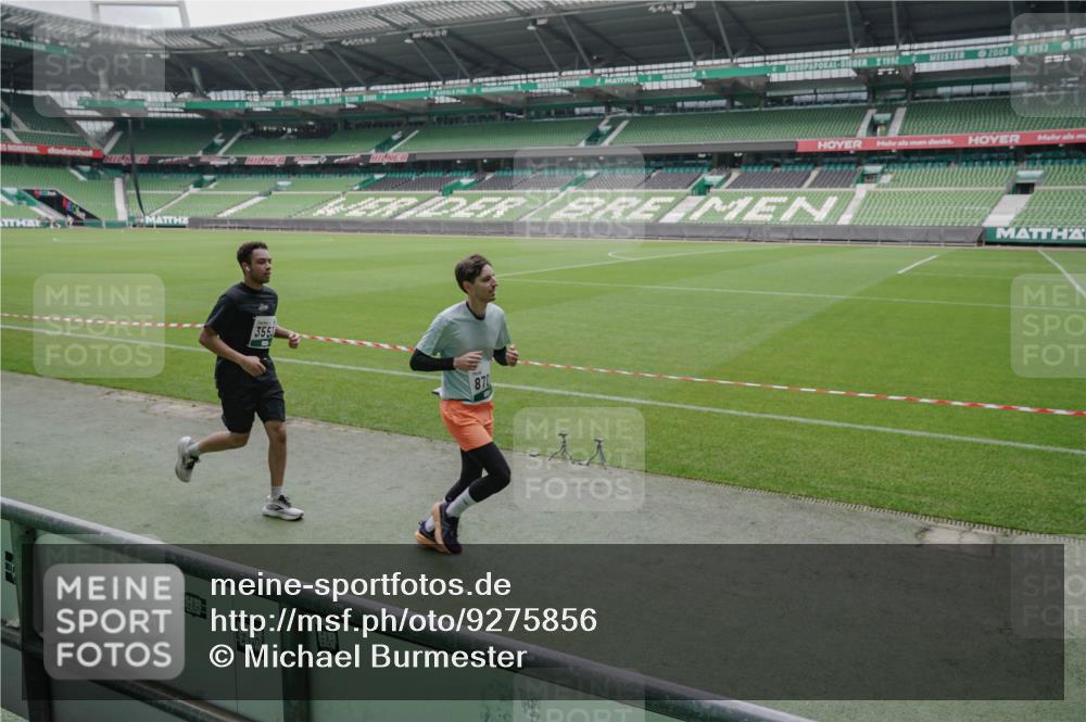 05.10.2025 - 20. swb-Marathon Bremen Michael Burmester http://msf.ph/oto/9275856 05.10.2025 12:53:17 Laufen im Stadion 248, 550, 590, 832, 869, 1164, 1367, 1431, 1538, 1600, 1656, 1667, 1868, 2030, 2050, 2072, 2075, 2288, 3363, 3553, 4132, 4218, 4294, 4573, 4729, 4746, 4805, 4935, 5169, 5425, 5447, 5571, 5579, 5866, 5944, 6492, 6677, 6806, 7255, 7408, 7617, 7905, 7975, 8238, 8297, 8349, 8431, 8462, 8499, 8709, 10338, 615, 793, 1298, 1552, 2595, 3033, 4362, 4914, 5447, 5459, 5561, 5675, 6630, 7277, 7416, 7634, 7773, 8580, 8921, 10338 meine-sportfotos.de