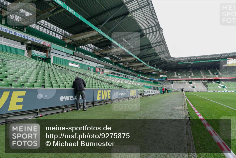 05.10.2025 - 20. swb-Marathon Bremen Michael Burmester http://msf.ph/oto/9275875 05.10.2025 10:16:23 Laufen im Stadion 2, 33 meine-sportfotos.de