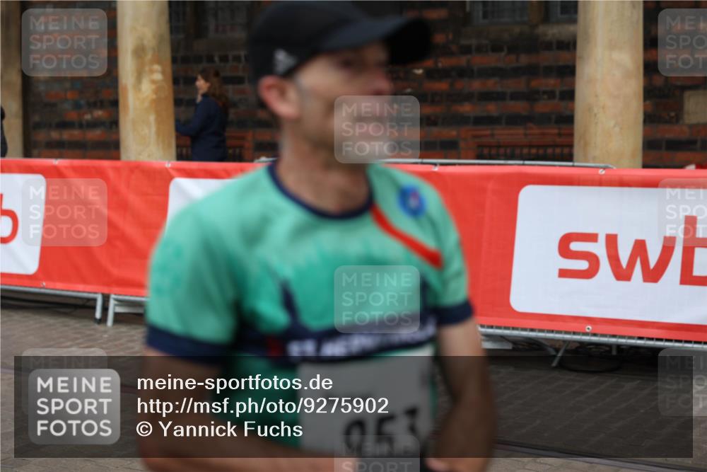 05.10.2025 - 20. swb-Marathon Bremen Yannick Fuchs http://msf.ph/oto/9275902 05.10.2025 12:37:21 Ziel 953 meine-sportfotos.de