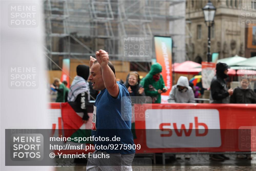 05.10.2025 - 20. swb-Marathon Bremen Yannick Fuchs http://msf.ph/oto/9275909 05.10.2025 14:55:57 Ziel 1430 meine-sportfotos.de