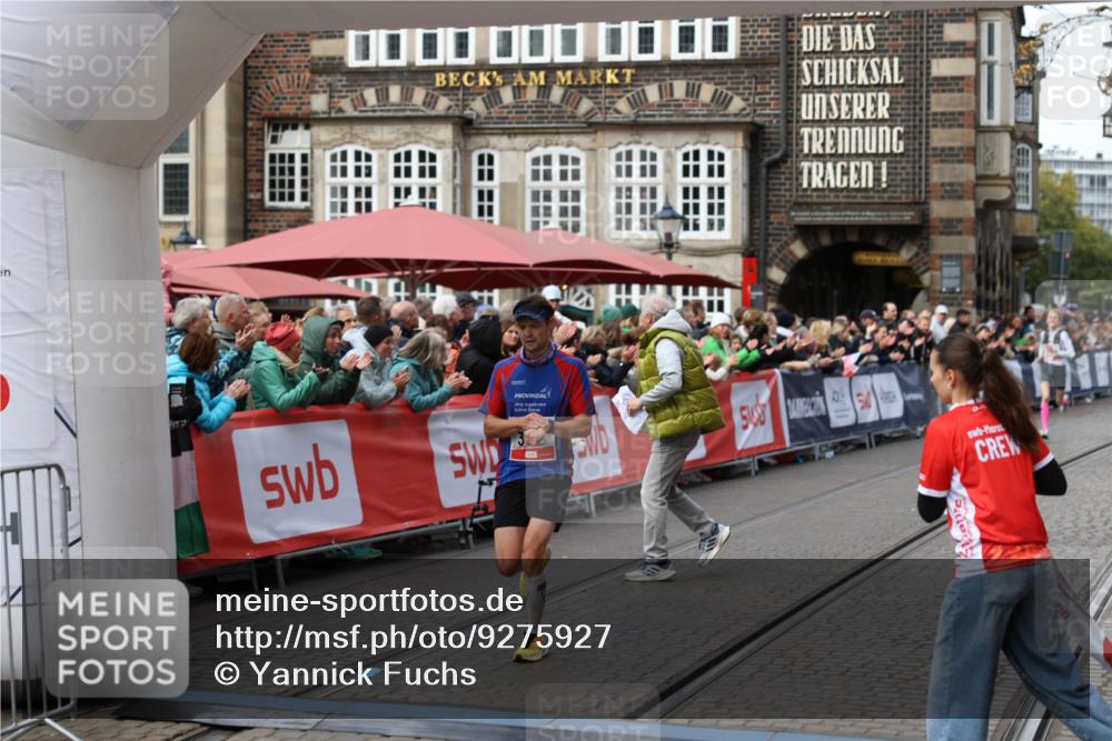 05.10.2025 - 20. swb-Marathon Bremen Yannick Fuchs http://msf.ph/oto/9275927 05.10.2025 12:37:32 Ziel 302 meine-sportfotos.de