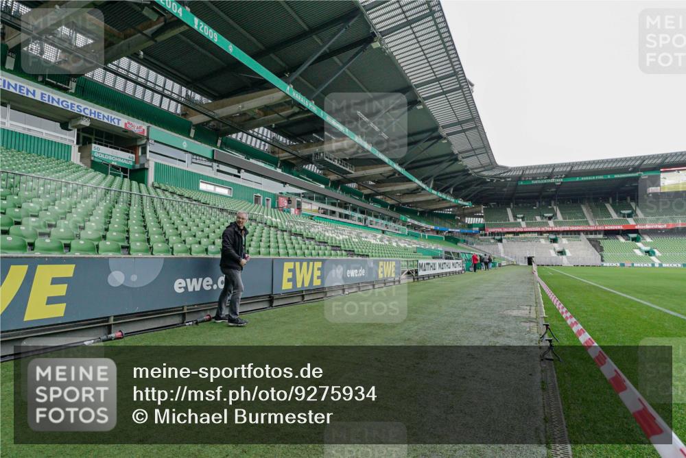 05.10.2025 - 20. swb-Marathon Bremen Michael Burmester http://msf.ph/oto/9275934 05.10.2025 10:16:30 Laufen im Stadion 2, 33 meine-sportfotos.de