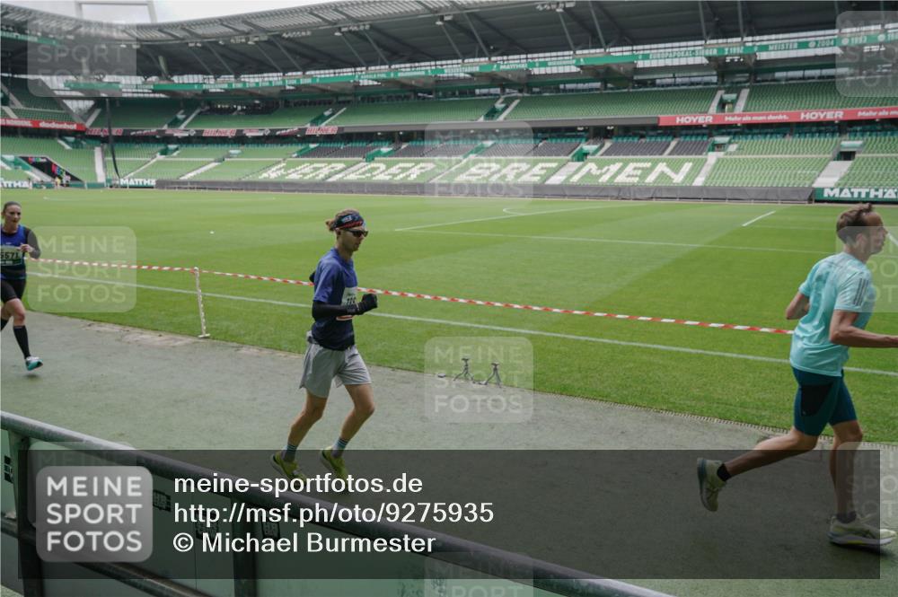 05.10.2025 - 20. swb-Marathon Bremen Michael Burmester http://msf.ph/oto/9275935 05.10.2025 12:53:29 Laufen im Stadion 248, 832, 869, 1009, 1020, 1164, 1367, 1428, 1538, 1600, 1656, 1667, 1868, 1943, 2030, 2050, 2072, 2075, 2250, 2288, 2871, 3363, 3553, 4132, 4218, 4294, 4573, 4729, 4746, 5169, 5425, 5571, 5579, 5866, 5944, 6492, 6806, 7255, 7408, 7617, 7835, 7905, 8238, 8431, 8462, 8499, 8709, 550, 590, 615, 793, 1298, 1431, 1600, 4218, 4746, 4805, 4914, 4935, 5447, 6630, 6677, 7277, 7416, 7634, 7773, 7975, 8297, 8349, 8580, 8921, 10338 meine-sportfotos.de