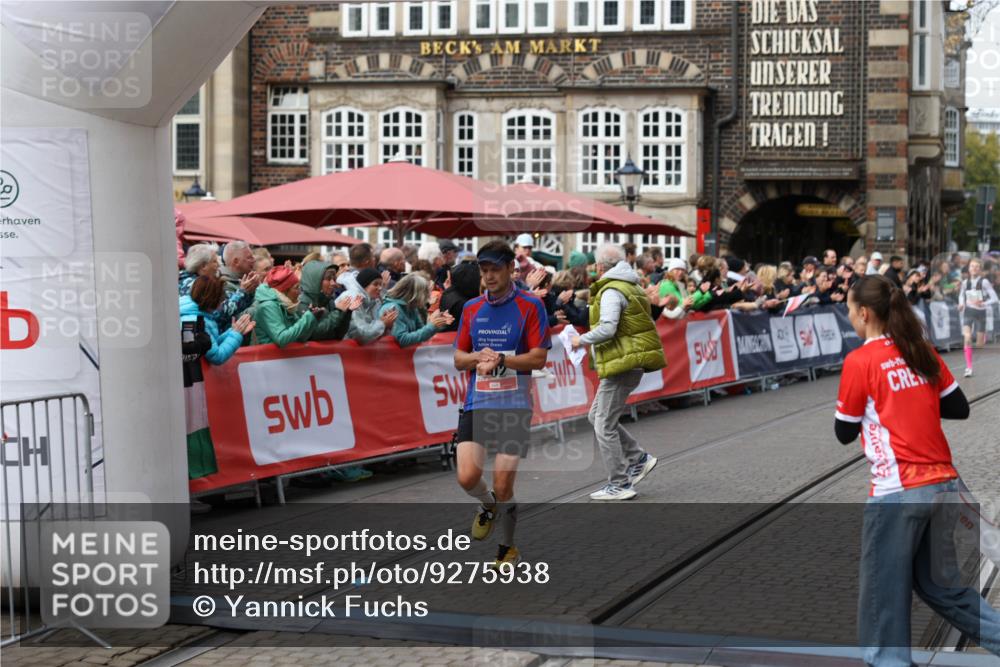 05.10.2025 - 20. swb-Marathon Bremen Yannick Fuchs http://msf.ph/oto/9275938 05.10.2025 12:37:33 Ziel 302 meine-sportfotos.de